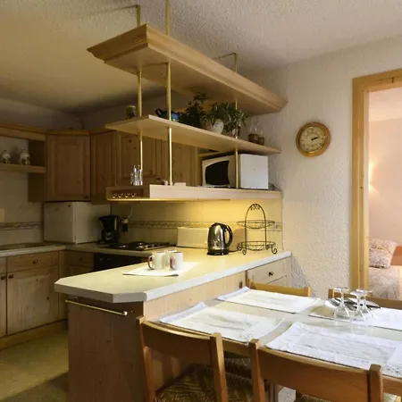 Corail - 2 Pieces Pour 5 Personnes 74 Appartement